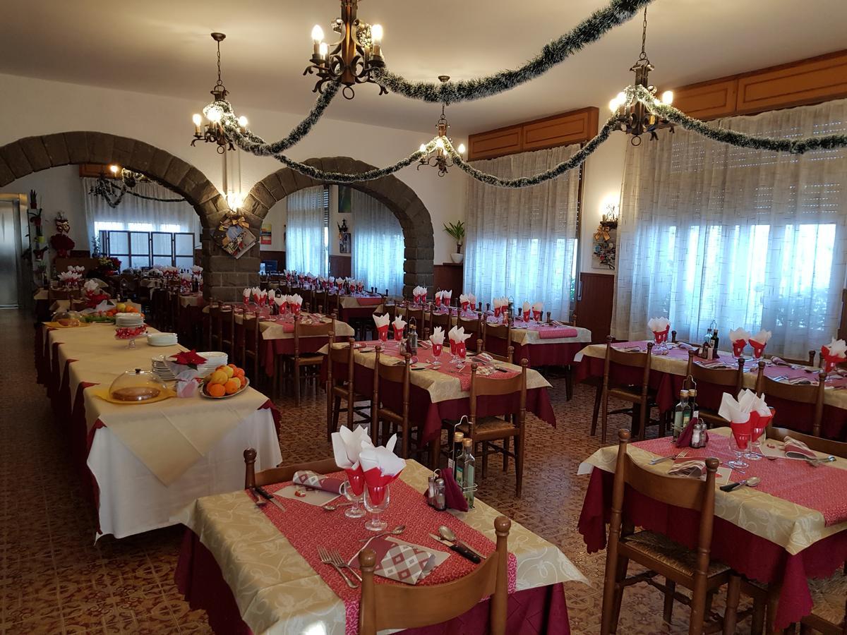 Albergo Ristorante Poli Madonna di Fornelli Exterior photo